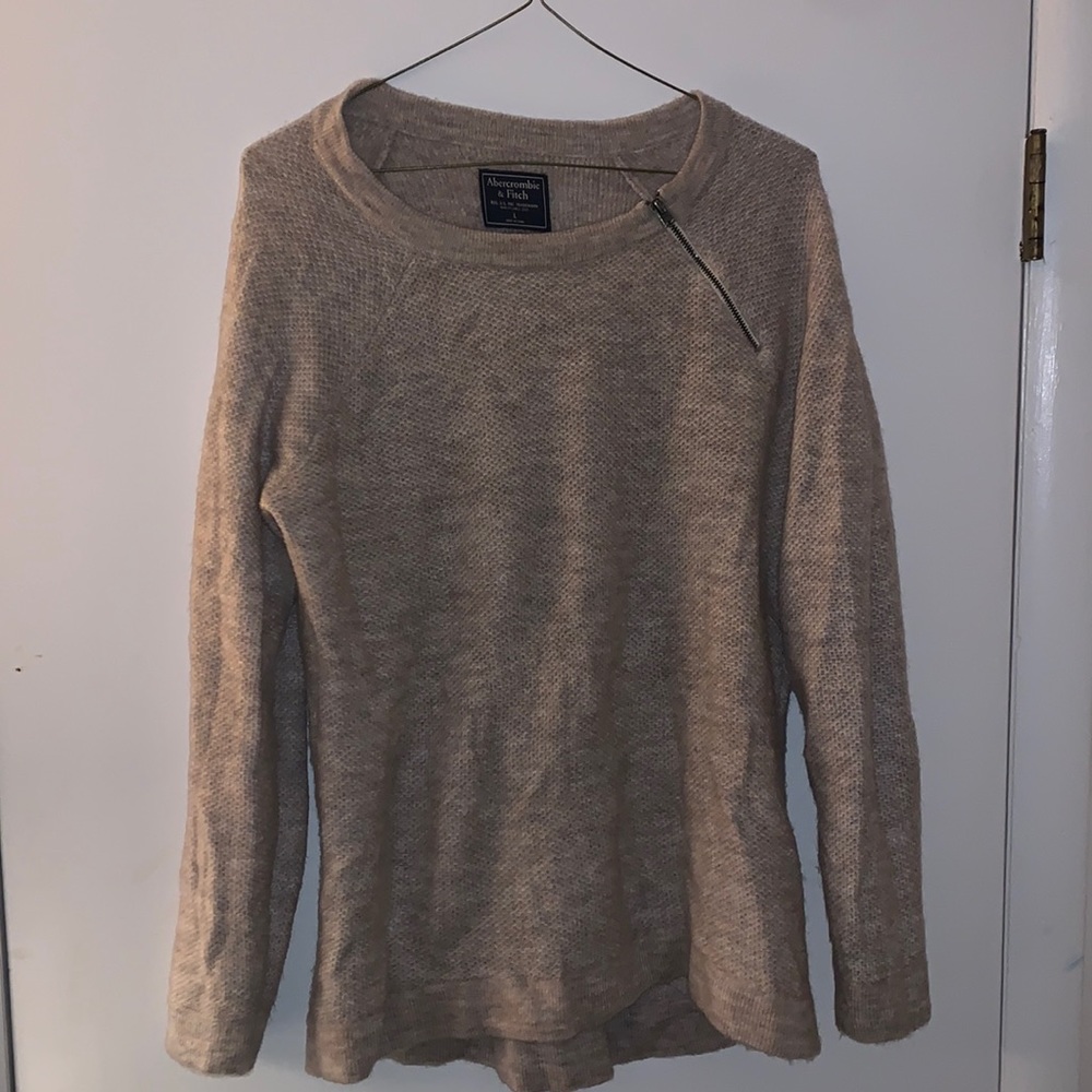 Women’s Abercrombie & Fitch sweater L tan